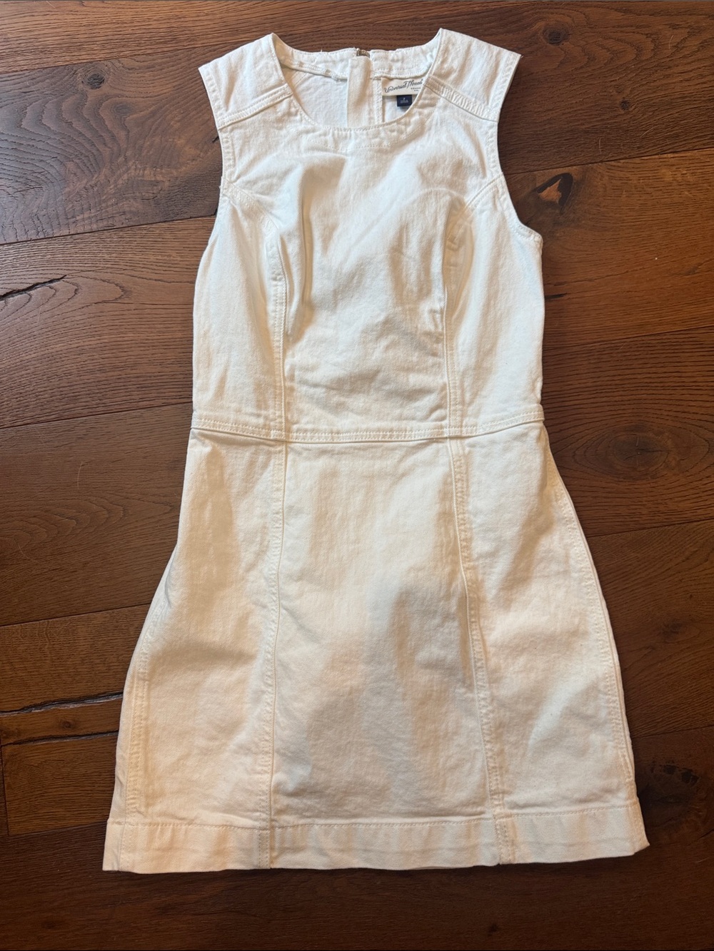 Universal Thread White Sleeveless Shift Top